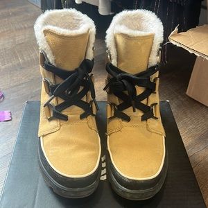 Sorel Tivoli IV boot in Curry 7